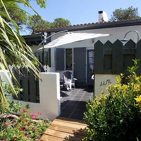 Le Comptoir Des Sables Bed & Breakfast *