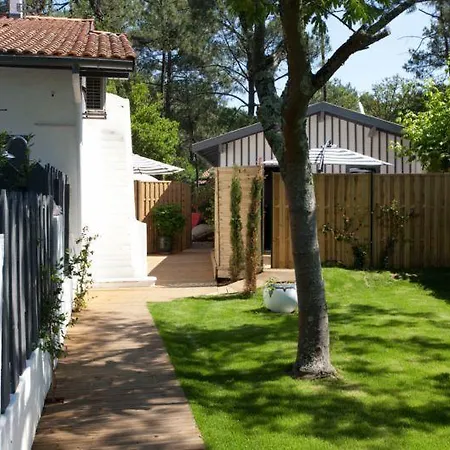 Le Comptoir Des Sables Bed & Breakfast *